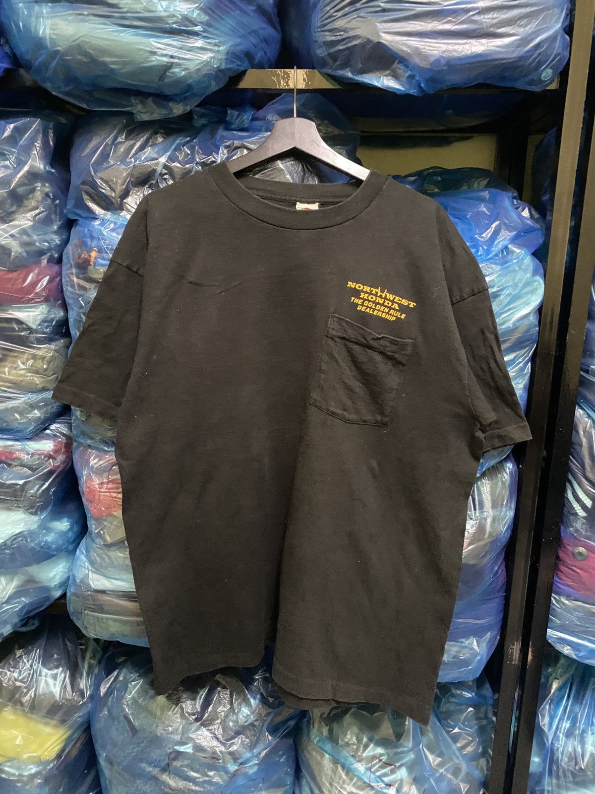 Honda VINTAGE 90S NORTWEST HONDA DEALERSHIP SINGLE POCKET TEE Size US XL / EU 56 / 4 - 1 Thumbnail