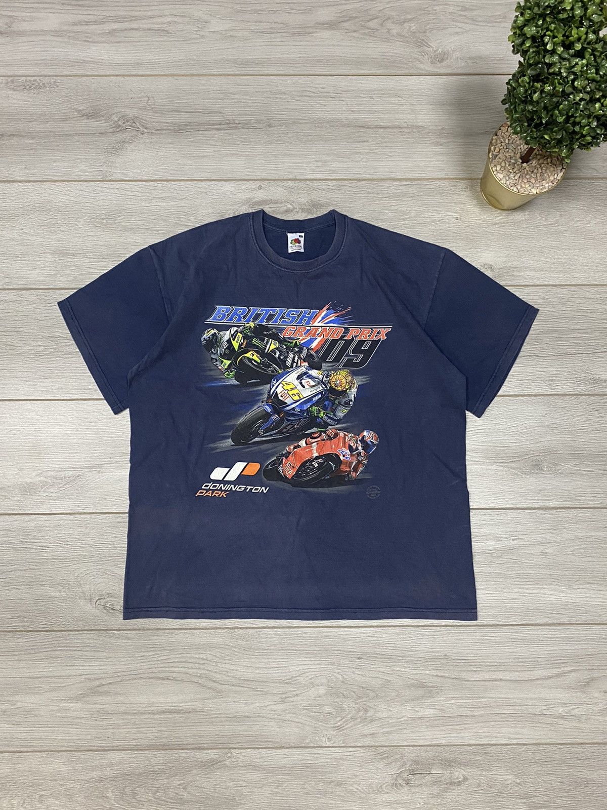 Vintage British Grant Prix vintage graphic t-shirt Size US XL / EU 56 / 4 - 1 Thumbnail