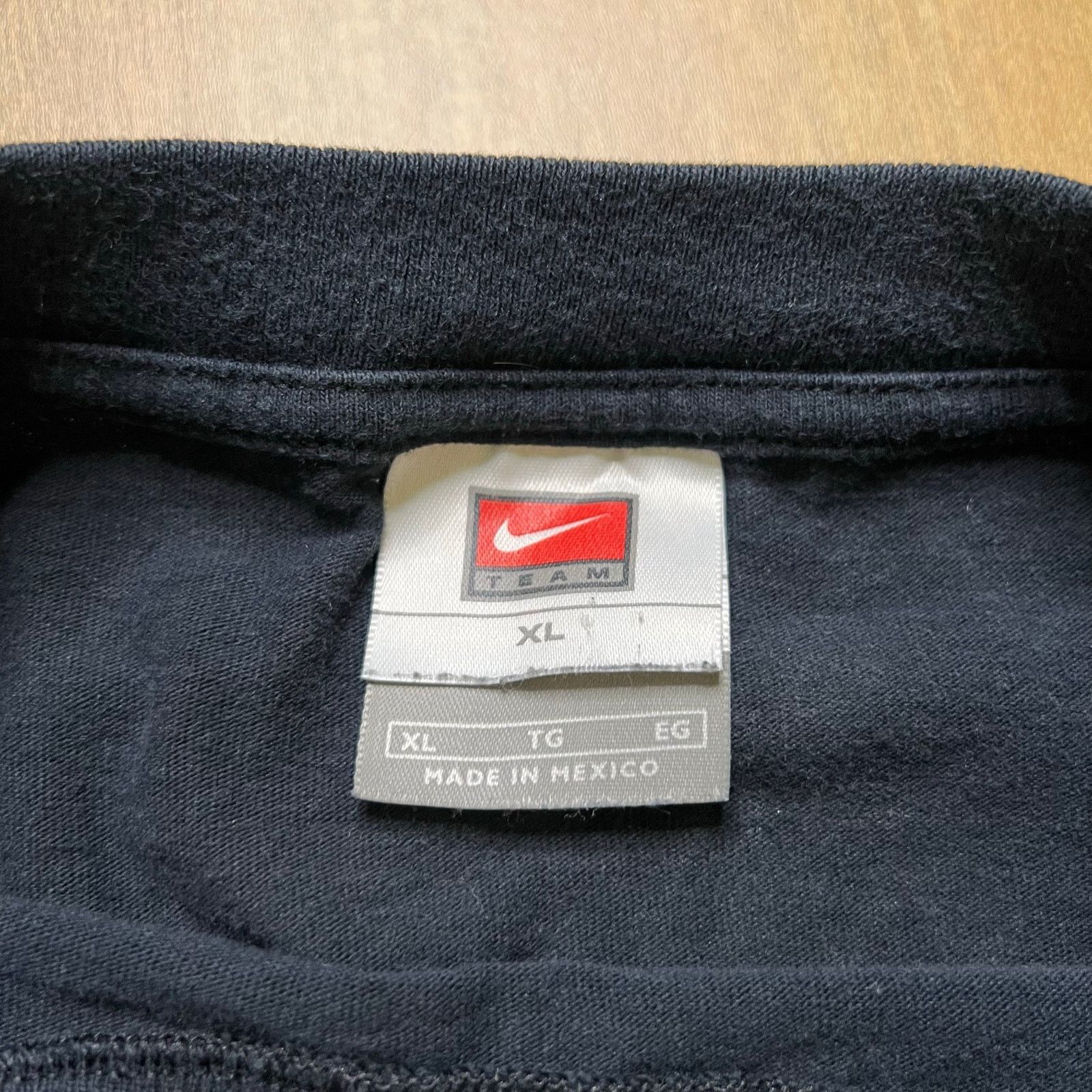 Nike Vintage Nike Iowa Hawkeyes Long Sleeve Athletic Sz XL Y2K Size US XL / EU 56 / 4 - 4 Thumbnail
