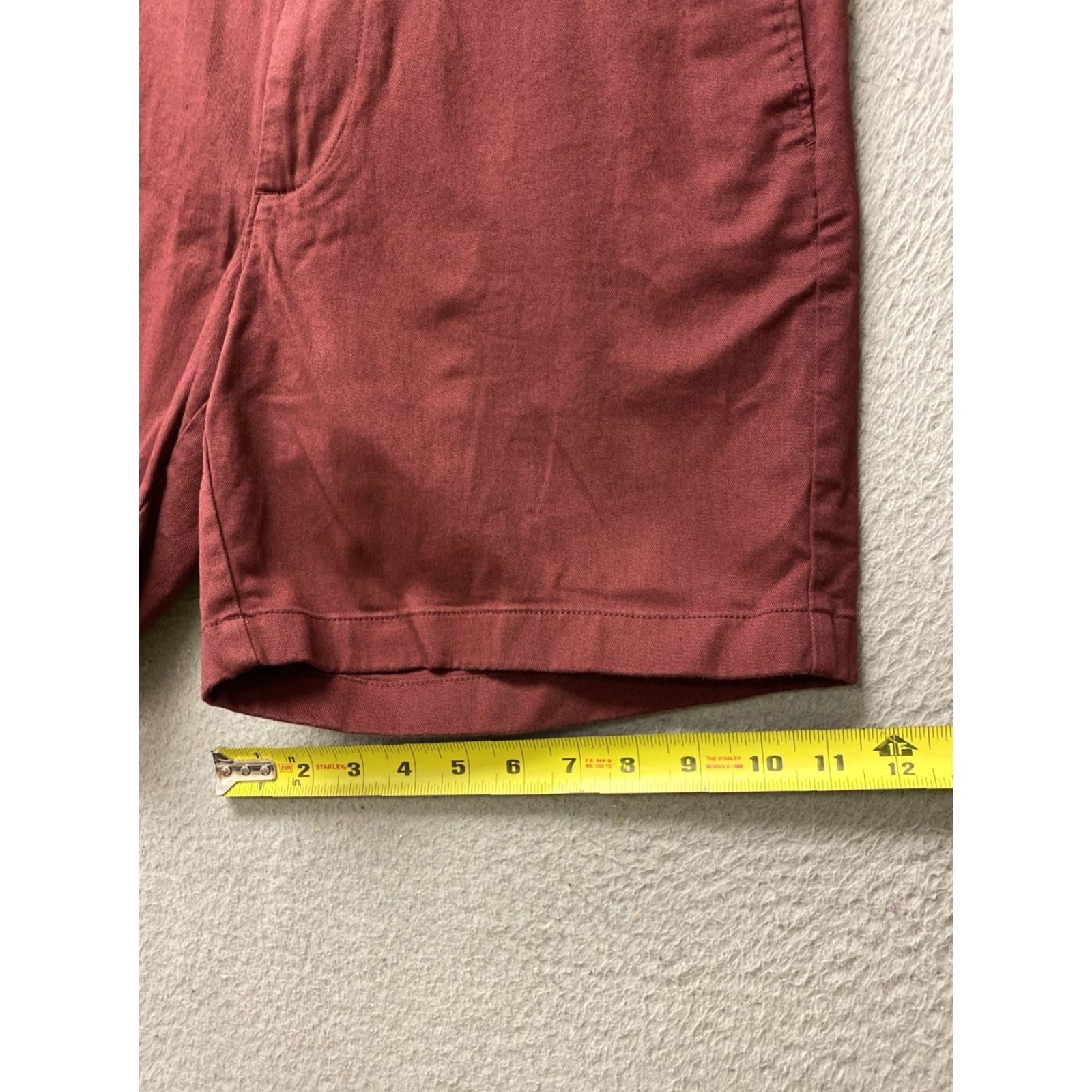J.Crew J.CREW Shorts Men 34 Maroon Flat Front 8in Inseam Belted Chino Classic Mens Size US 34 / EU 50 - 5 Thumbnail
