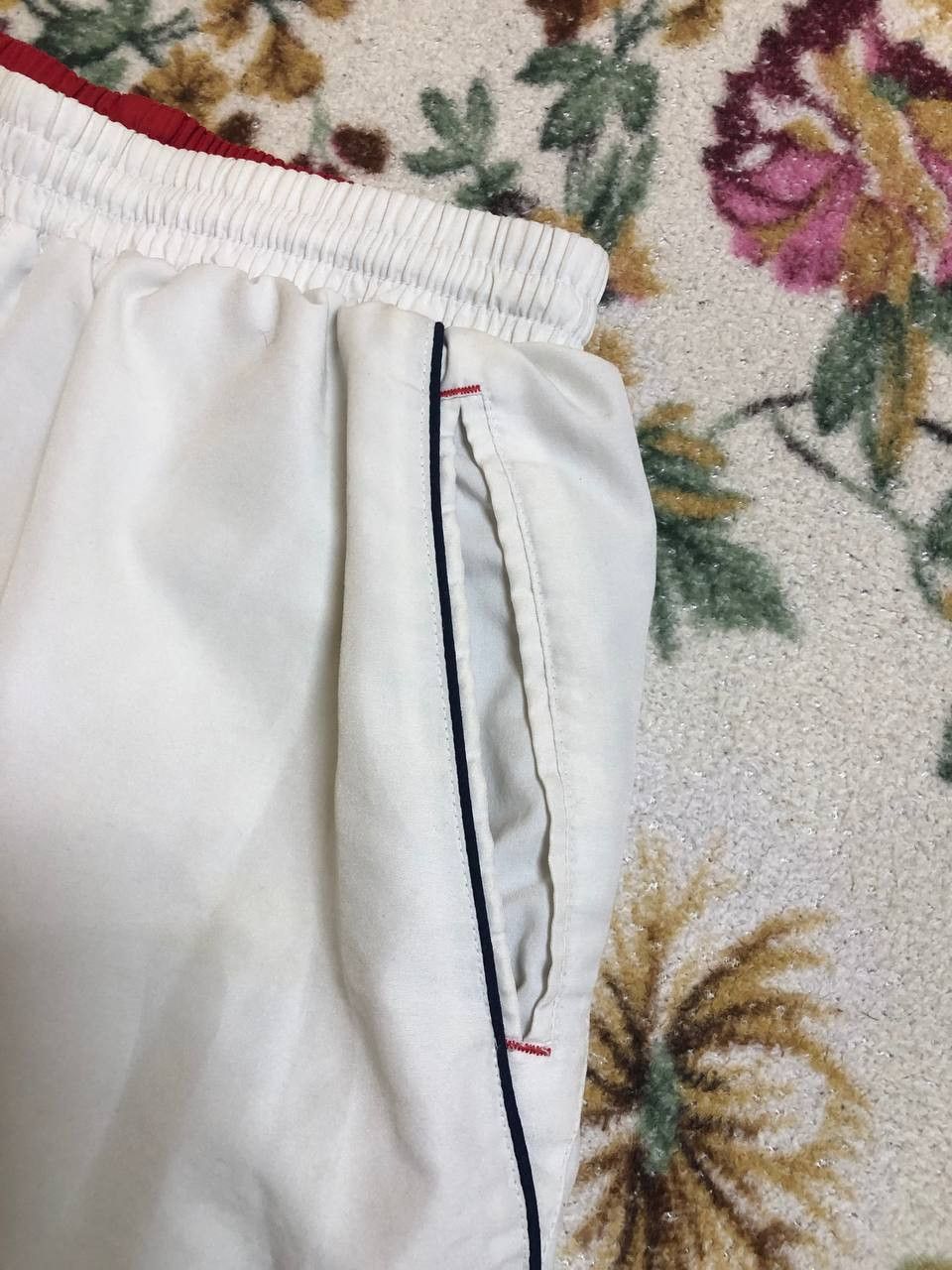Umbro Vintage 90s White Umbro Embroidered Track Shorts Size US 32 / EU 48 - 15 Thumbnail