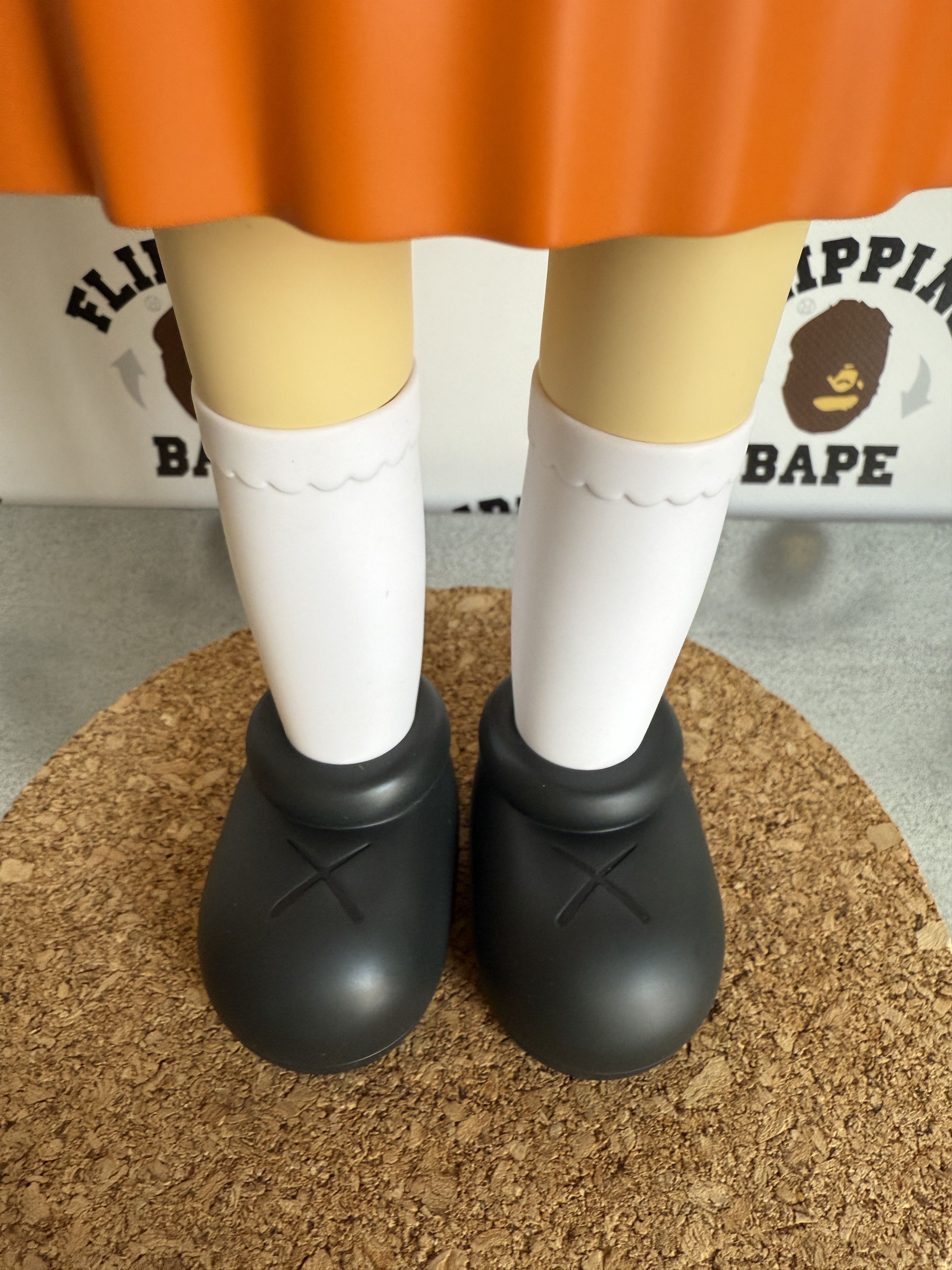 Kaws KAWS YOUNG-HEE Figure (Coloured) Size ONE SIZE - 9 Thumbnail