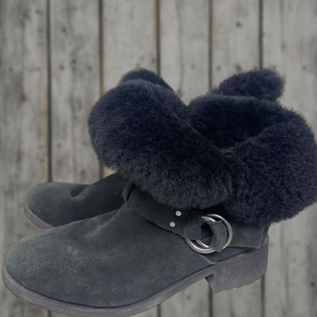 Ugg UGG Bodie Boots Women 8 Black Suede Sheepskin Lined Ankle Boot - Pull On - Buckle - Leather Shearling - Flat Heel - Motorcycle, 90s, Fall - Womens Size US 8 / IT 38 - 1 Thumbnail