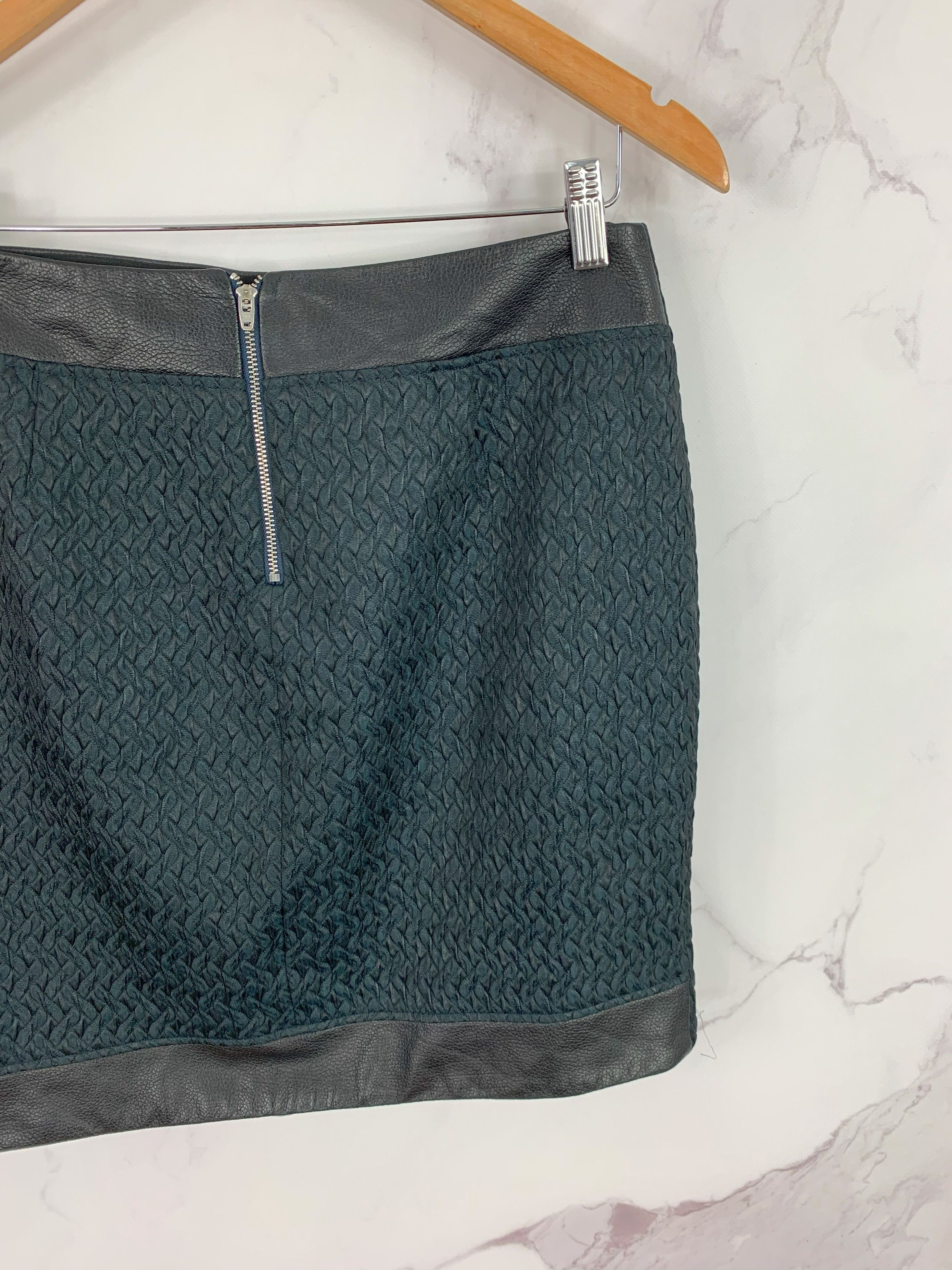 Helmut Lang Helmut Lang Asymmetrical Skirt Lamb Leather Decoration 4 Size 27" / US 4 / IT 40 - 8 Thumbnail