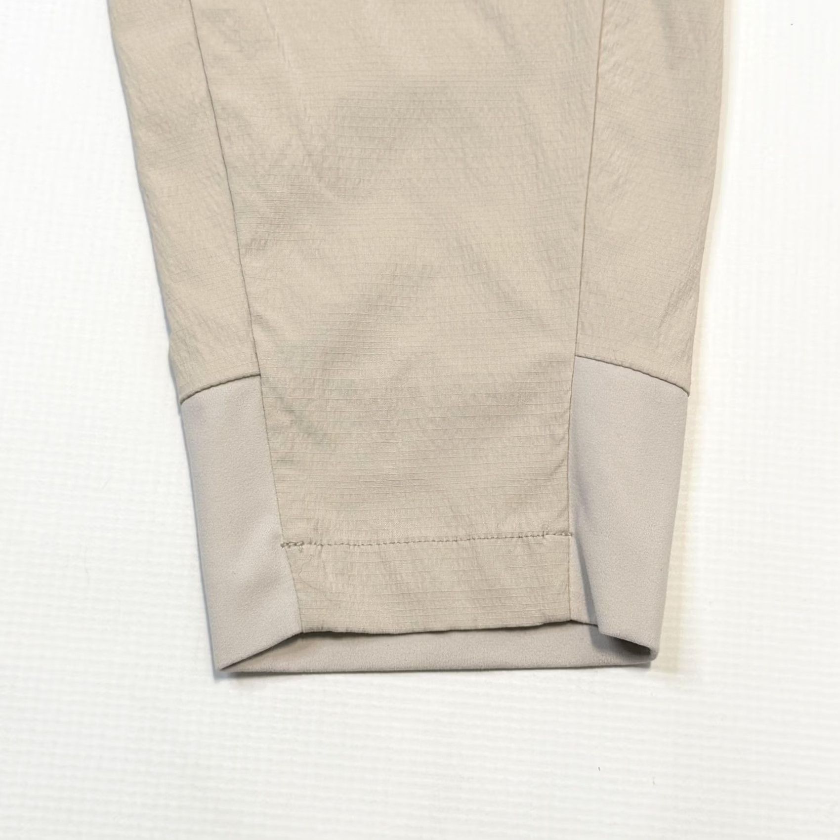 Athleta VINTAGE Athleta Pants Womens 8 Khaki Beige Venice Jogger Stretch Pockets Tapered Travel Size 30" / US 8 / IT 44 - 3 Thumbnail