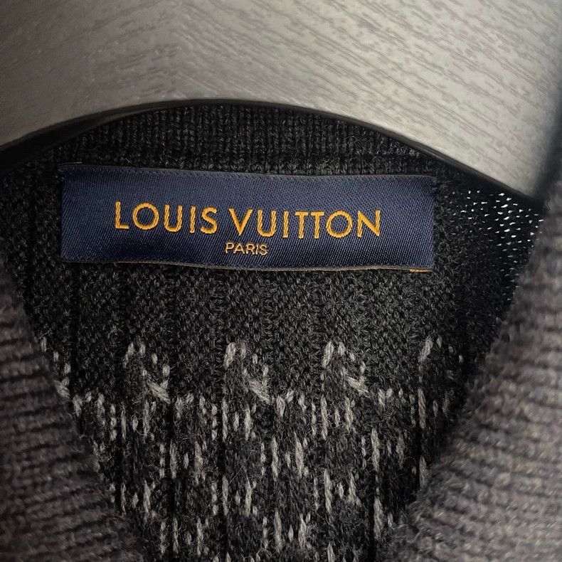 Louis Vuitton LOUIS VUITTON Checker Sweater Jacket Size US S / EU 44-46 / 1 - 3 Thumbnail