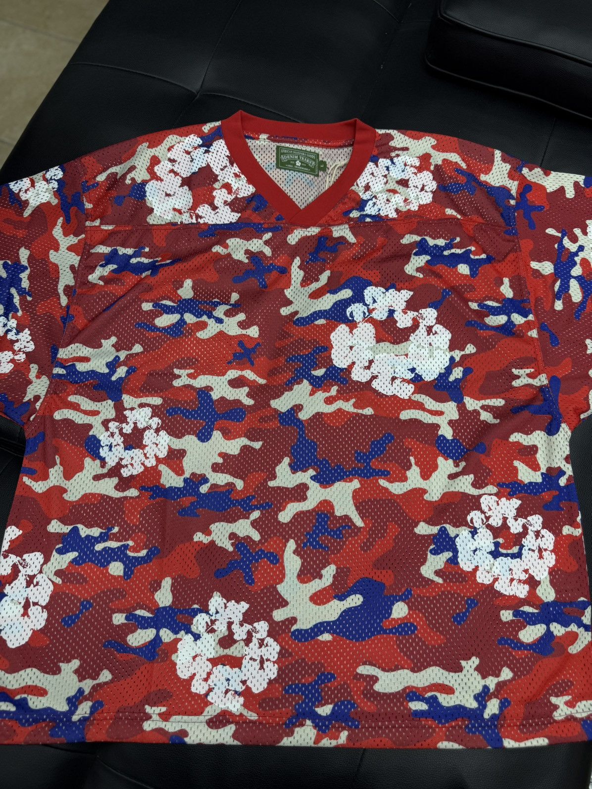 DENIM TEARS Denim Tears Red Camo Cotton Wreath Jersey Size L (NEW) Size US L / EU 52-54 / 3 - 1 Thumbnail
