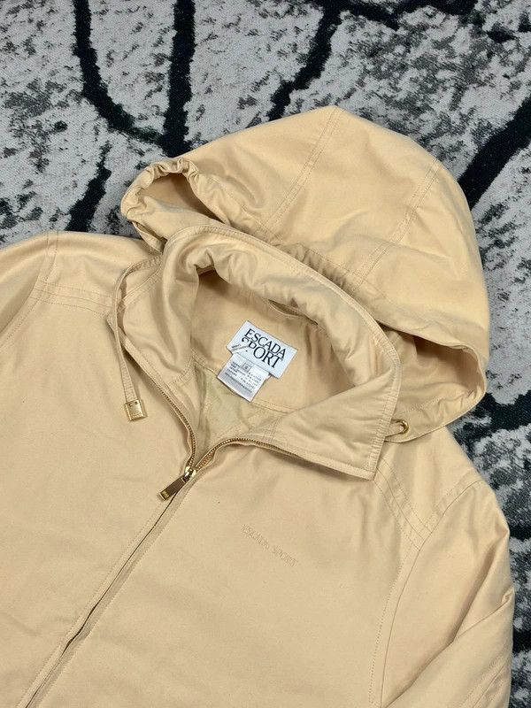 Escada Escada yellow cream insulated jacket with S logo oversize Size S / US 4 / IT 40 - 3 Thumbnail