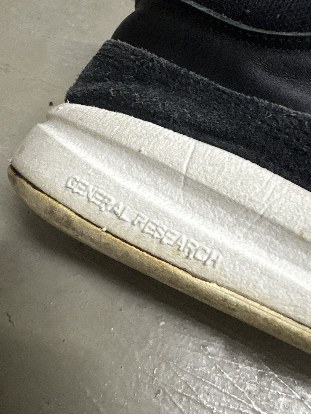 General Research General Research 90s Velcro Shoes Adidas Superstar Style Size US 10 / EU 43 - 3 Thumbnail