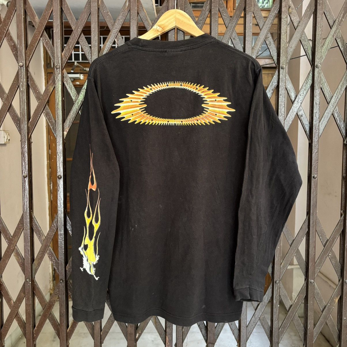 Oakley 🔥Rare🔥 Oakley Software flaming crossbone Long sleeve t