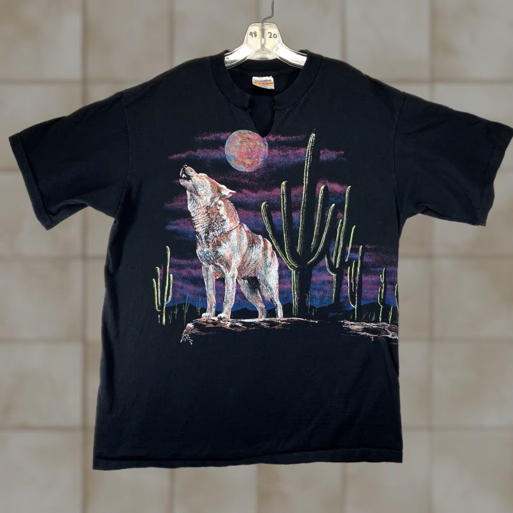 Elwood VINTAGE Hazelwood Shirt Mens XL Black Wolf Desert Moon Wrap Around Graphic Tee Size US XL / EU 56 / 4 - 1 Thumbnail