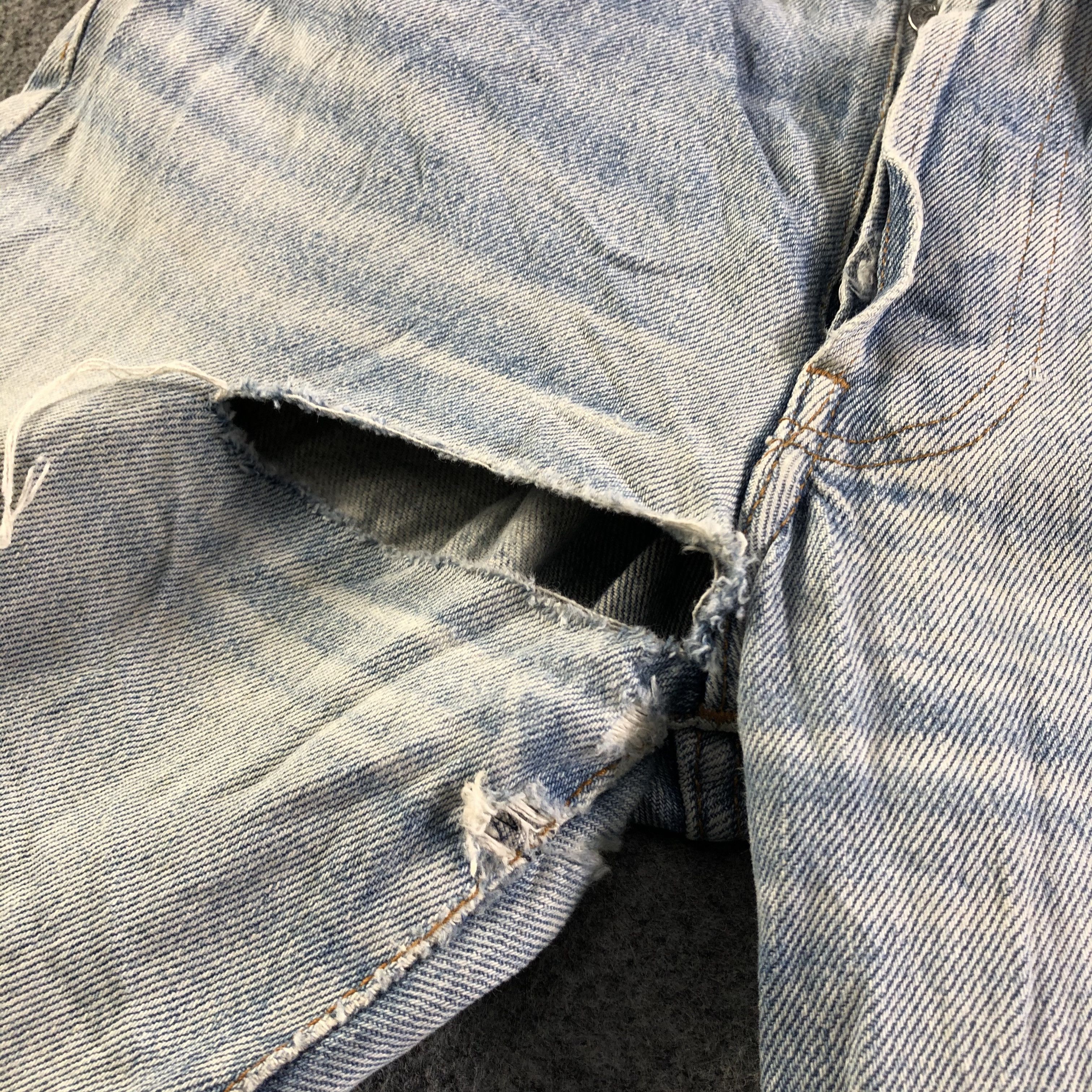 Levi's 90s Vintage Light Wash Levis 501 Jeans-J4537 Size US 26 / EU 42 - 6 Thumbnail