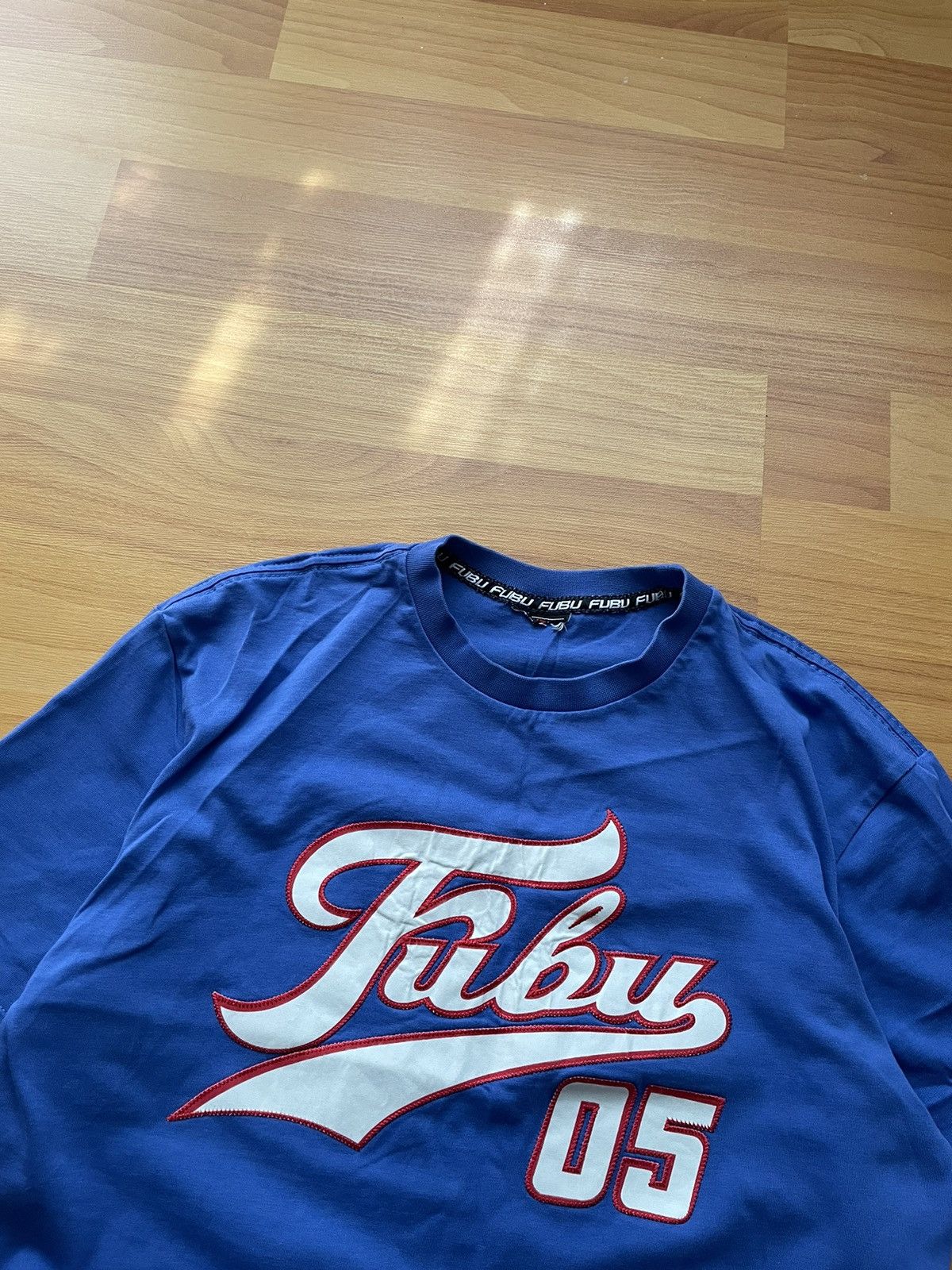 Fubu Vintage Fubu 05 Centre Logo Rap T-shirt Size US L / EU 52-54 / 3 - 4 Thumbnail