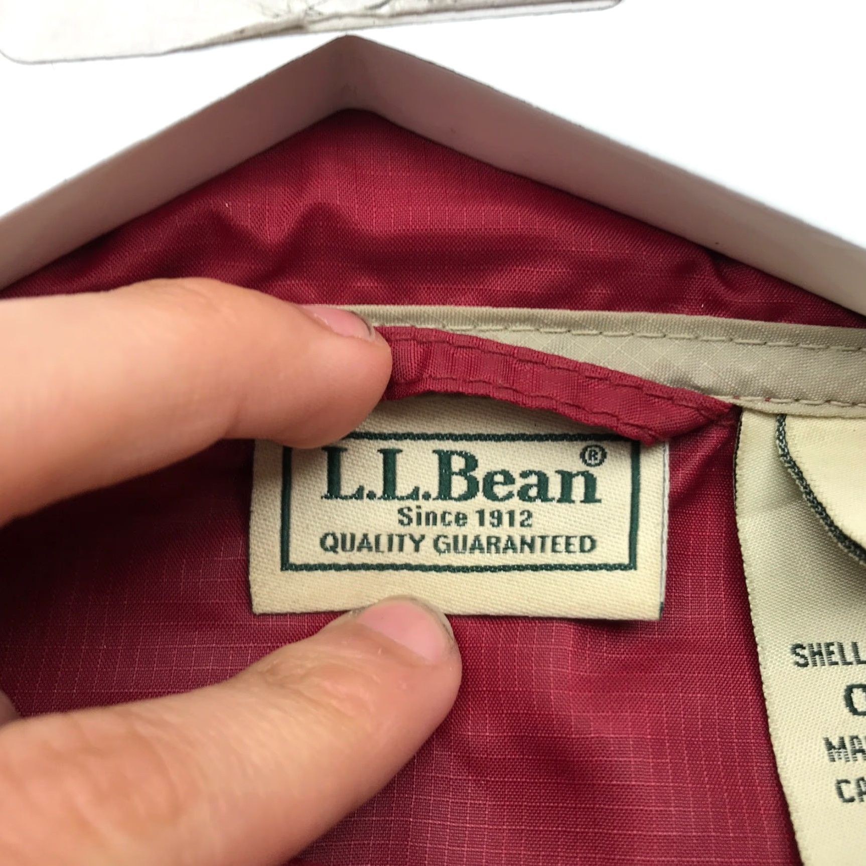 Vintage L.L. Bean Windbreaker Nylon Jacket Hoodie Mens M Red Full Zip Pockets Jacket Coat Windbreaker Men M Red Nylon Jacket Hoodie Size US M / EU 48-50 / 2 - 7 Thumbnail