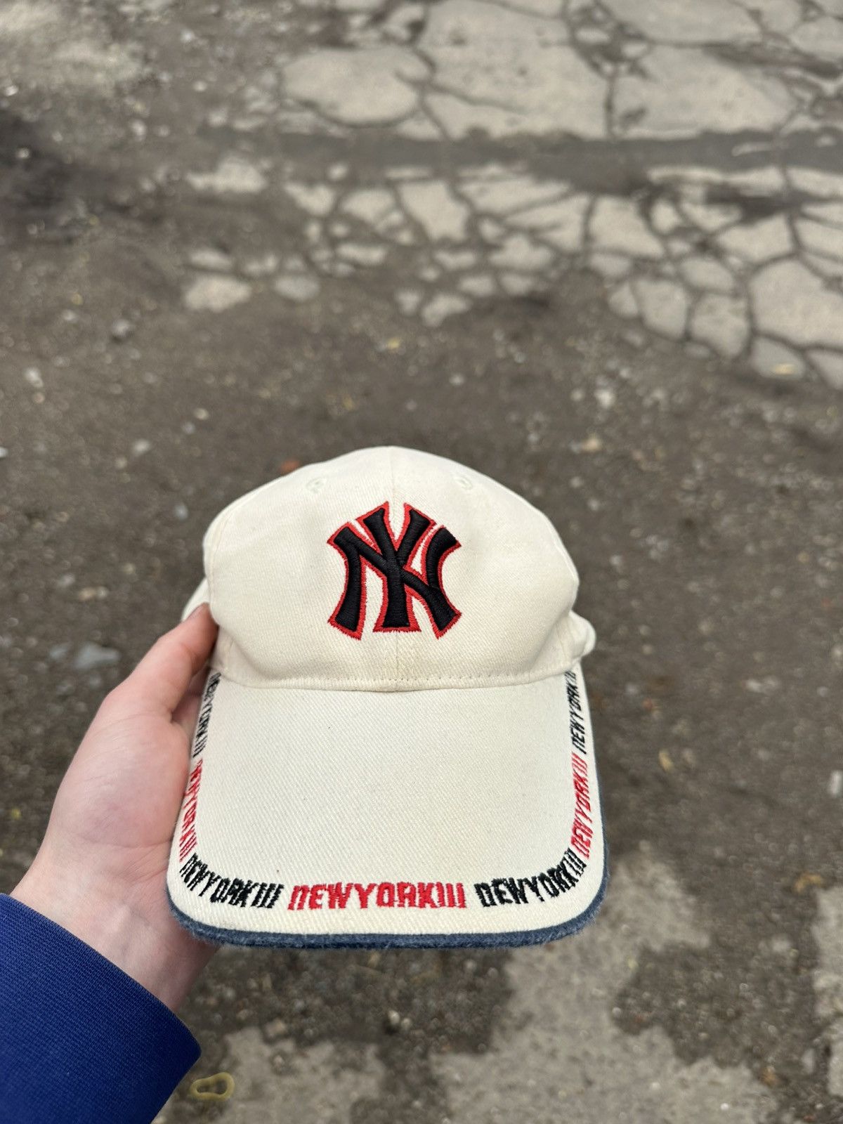 New York Yankees Vintage New York 3 Cap Beige Y2K Old Money Style Size ONE SIZE - 1 Thumbnail