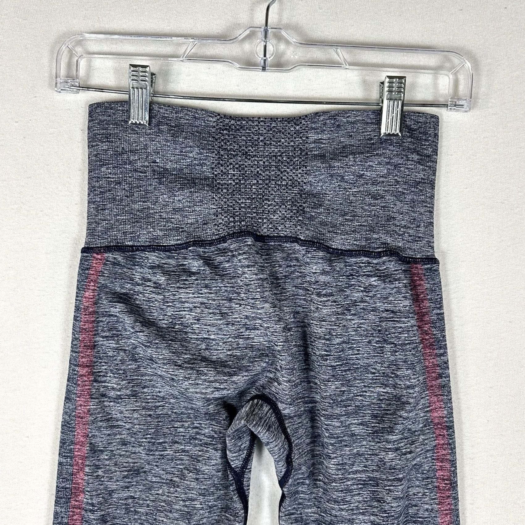 Asics ASICS Capri Leggings Womens Small Gray Activewear Run Gym Casual Stretch Mid S Size 28" / US 6 / IT 42 - 6 Thumbnail