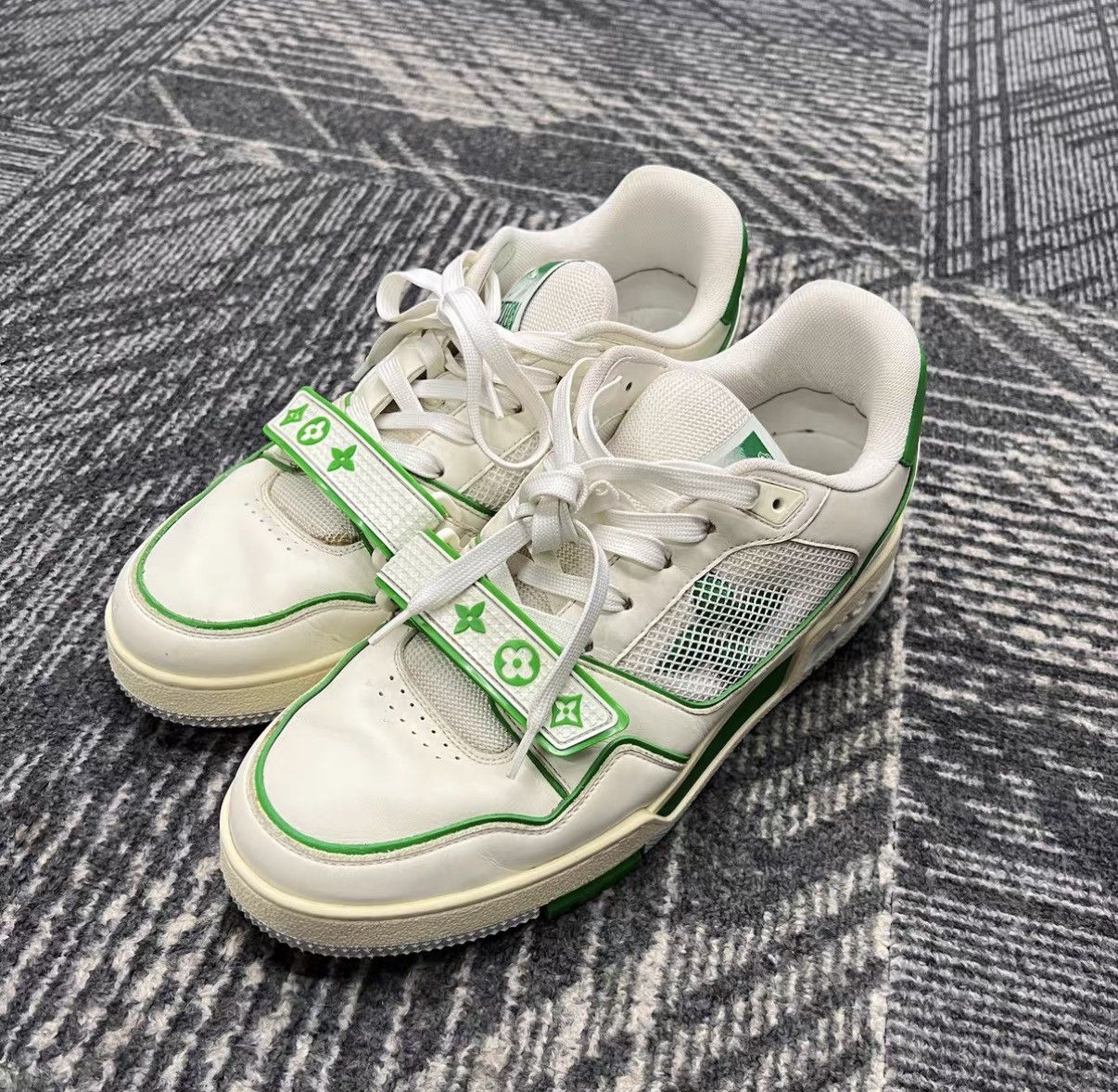 Louis Vuitton Louis Vuitton Trainer Velcro J42 Size US 8 / EU 41 - 1 Thumbnail