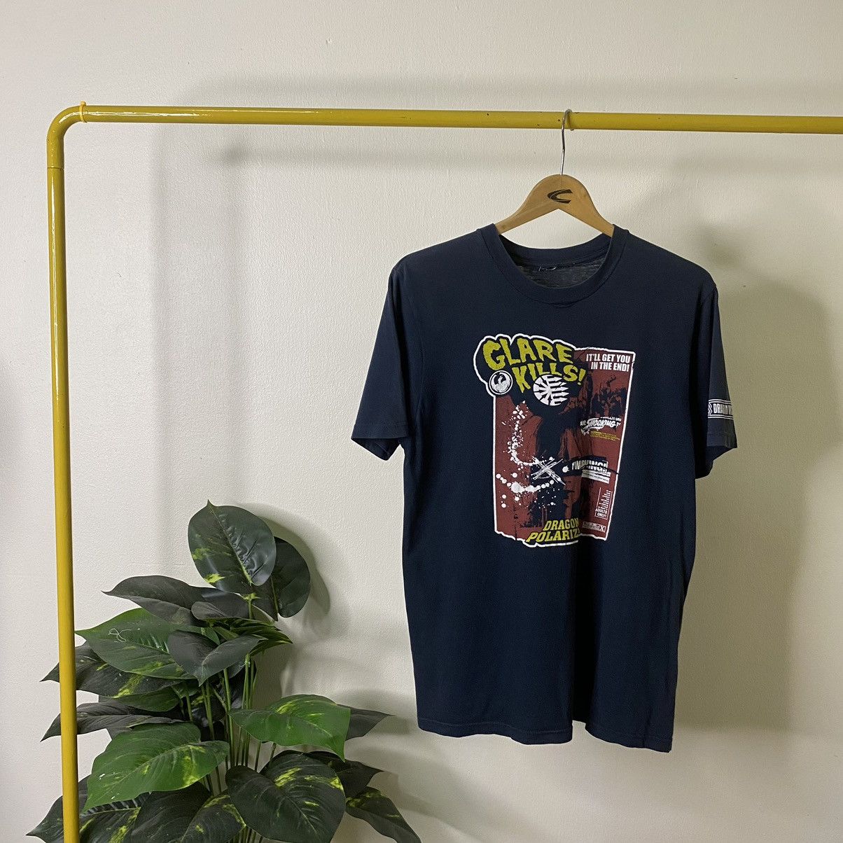 Vintage Vintage 2000s Dragon Skateboard Glare Kills Campaign Tee Size US S / EU 44-46 / 1 - 1 Thumbnail