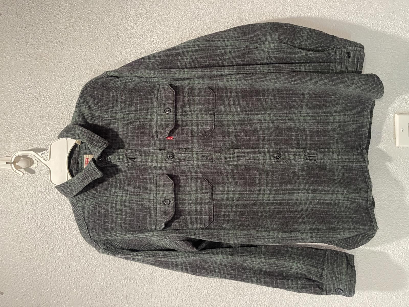 Levi's Levi's Men's Relaxed Fit Plaid Button-Up Shirt Size US M / EU 48-50 / 2 - 1 Thumbnail