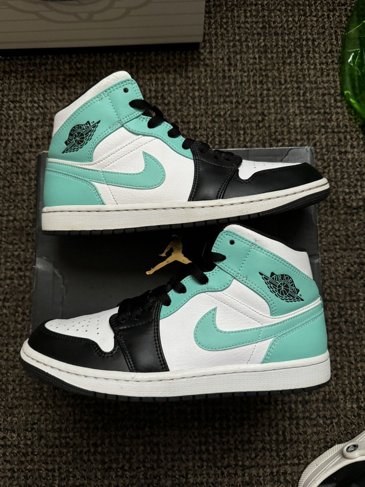 Nike Tropical Twist Jordan 1 Mid Size US 8.5 / EU 41-42 - 1 Thumbnail