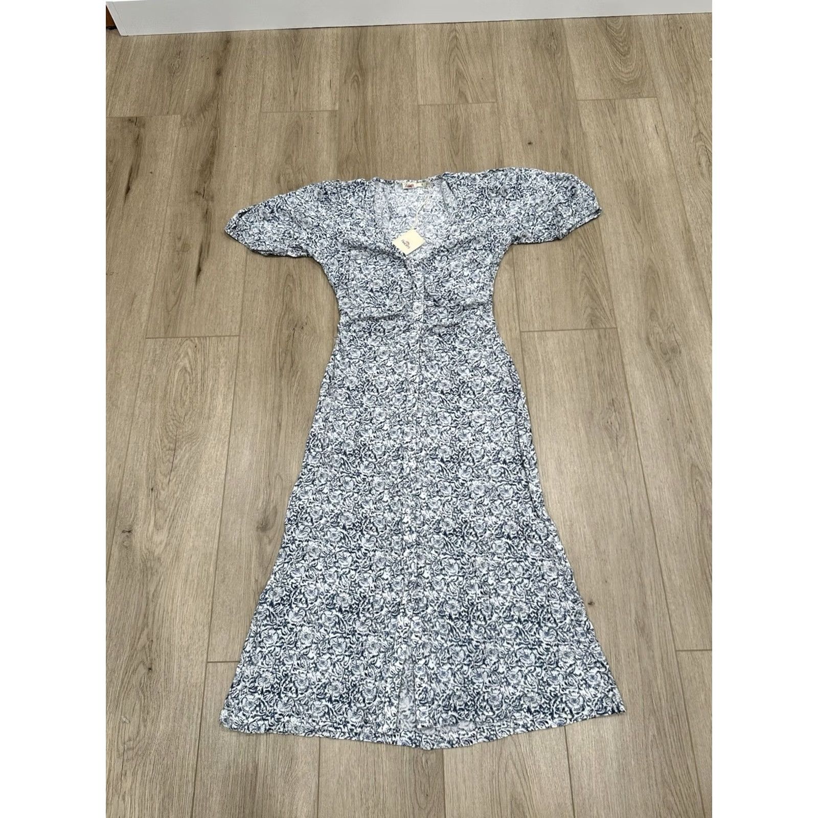 Faherty NWT Faherty Maxi Dress S Floral V-Neck Button Front Puff Sleeve Sm Multicolor Beach Bohemian Resort Spring Summer Womens Size S / US 4 / IT 40 - 2 Thumbnail
