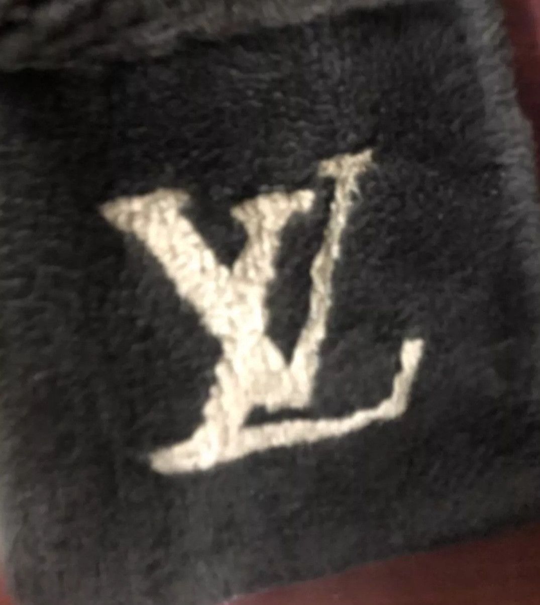 Louis Vuitton Rare LOUIS VUITTON black fur scarf Size ONE SIZE - 3 Thumbnail
