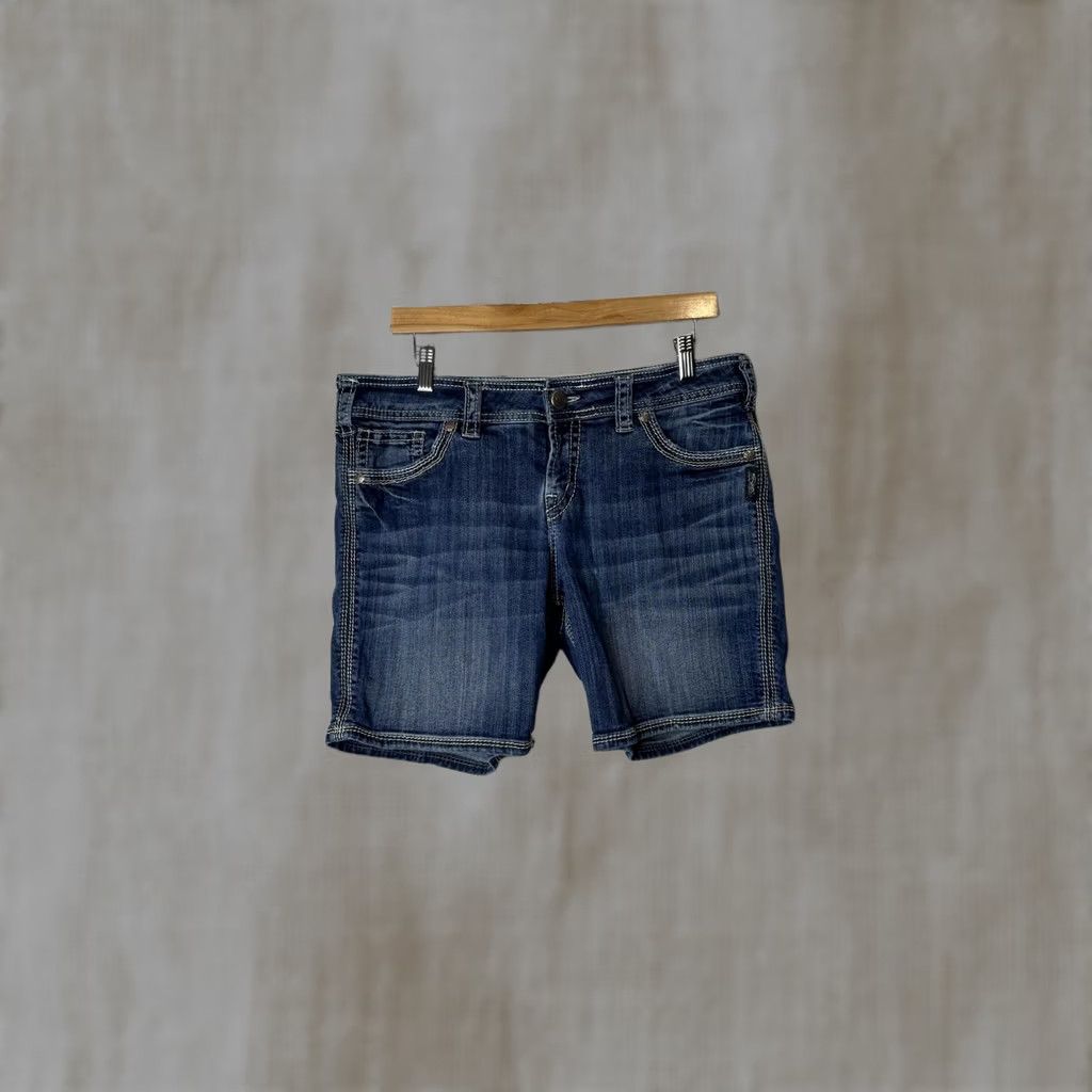 Silver Jeans Co. VINTAGE? No. Silver Jeans Co. Women's Denim Shorts Size 32x7 Size 24" / US 00 / IT 34 - 1 Thumbnail