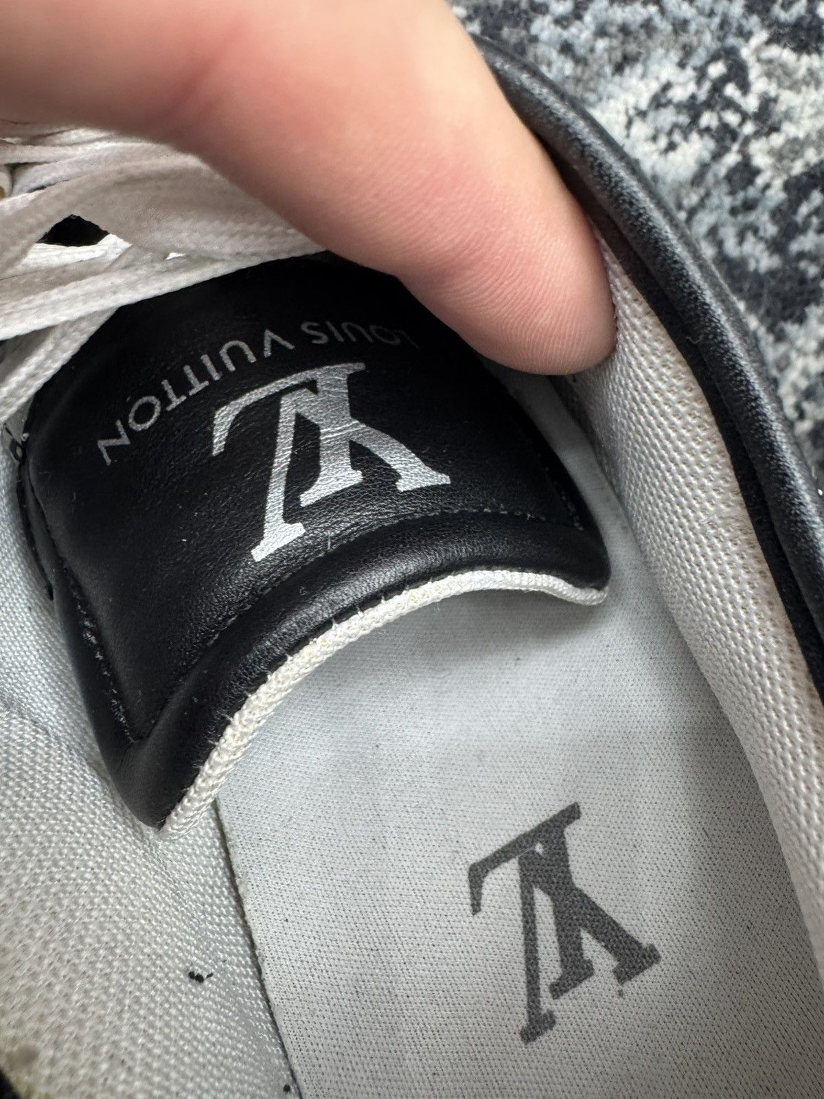 Louis Vuitton Louis Vuitton Virgil trainers Size US 5.5 / EU 38 - 7 Thumbnail