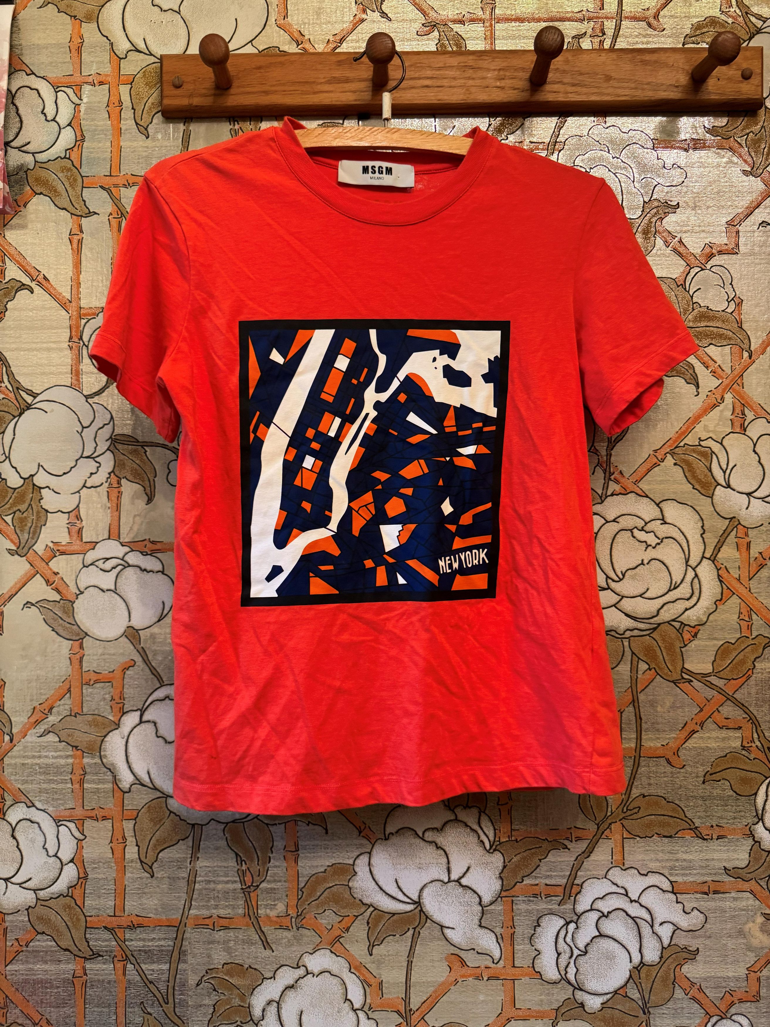 MSGM MSGM Milano New York Map Abstract Graphic T-Shirt Red Coral Size XS / US 0-2 / IT 36-38 - 1 Thumbnail