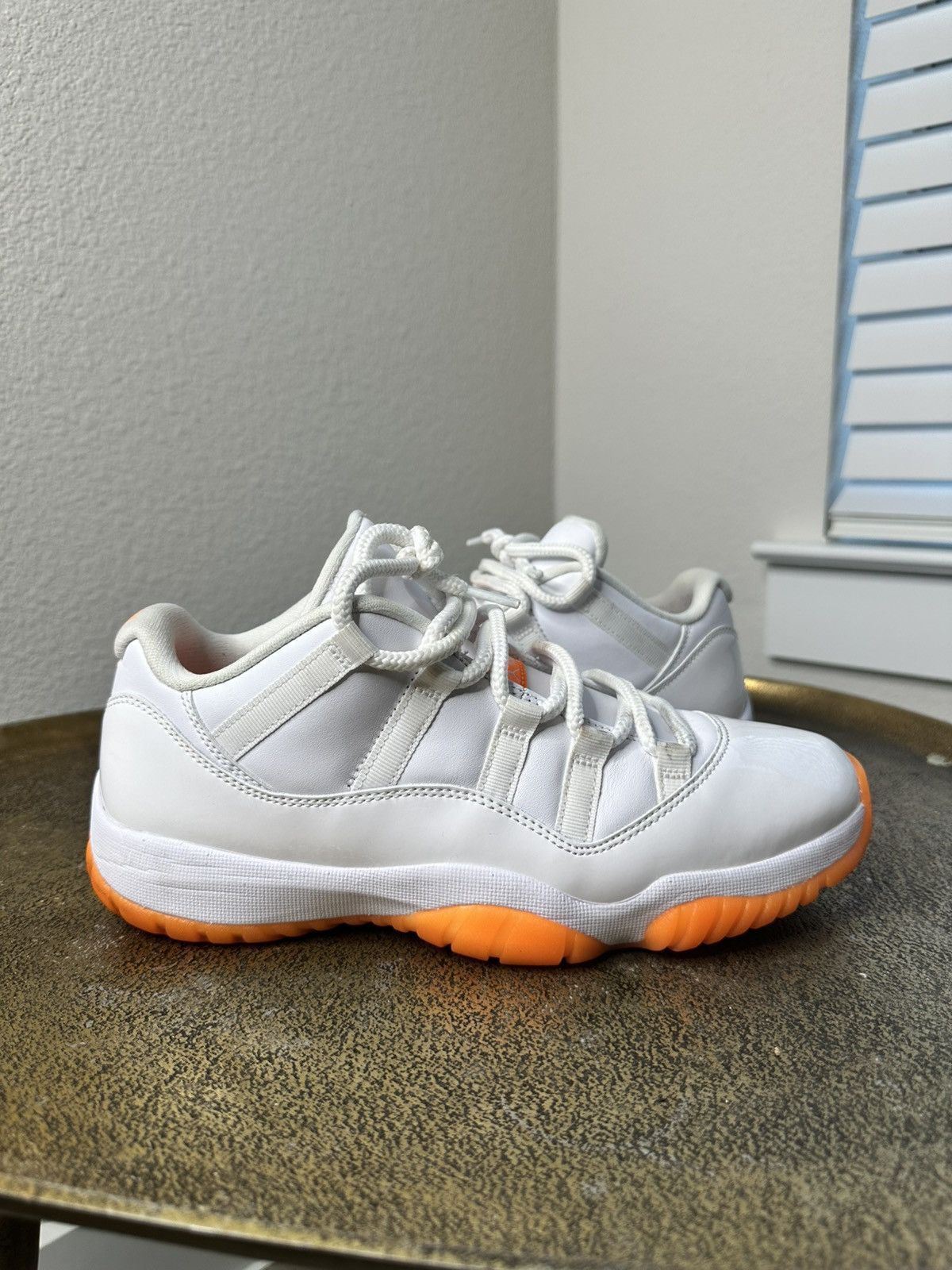 Jordan Brand Jordan 11 Retro Low Size US 9.5 / IT 39.5 - 2 Thumbnail