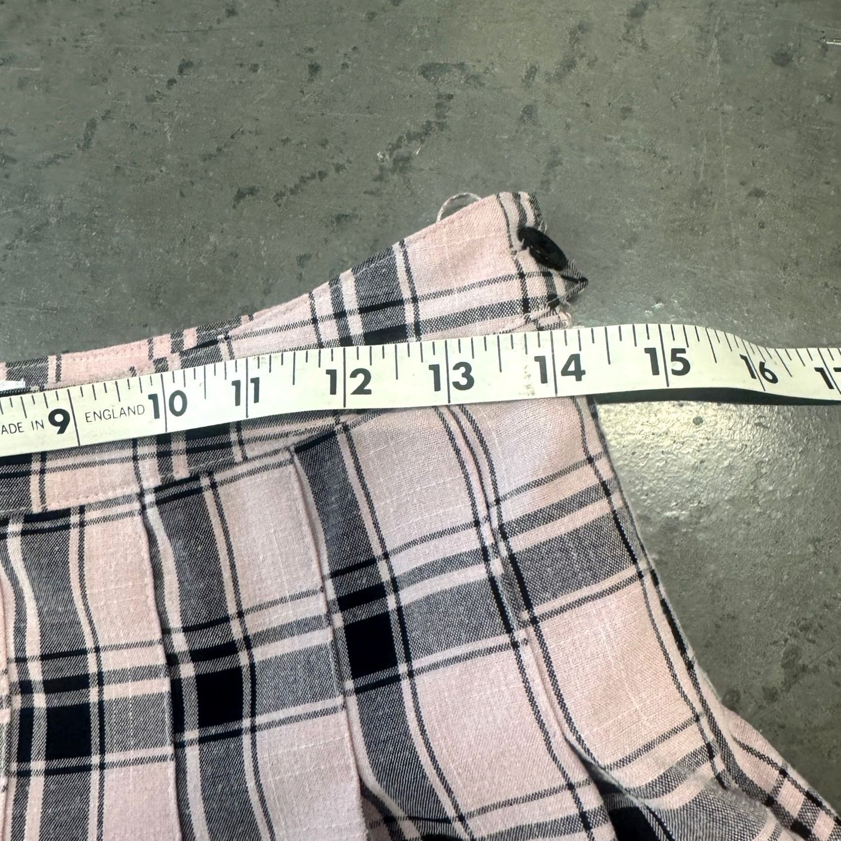 Vintage VINTAGE Y2K Pink Black Plaid Pleated Mini School Skirt Women’s Medium Skirt Womens Medium Pink Black Plaid Mini School Skirt Women’s Mens Women? Size 32" / US 10 / IT 46 - 4 Thumbnail