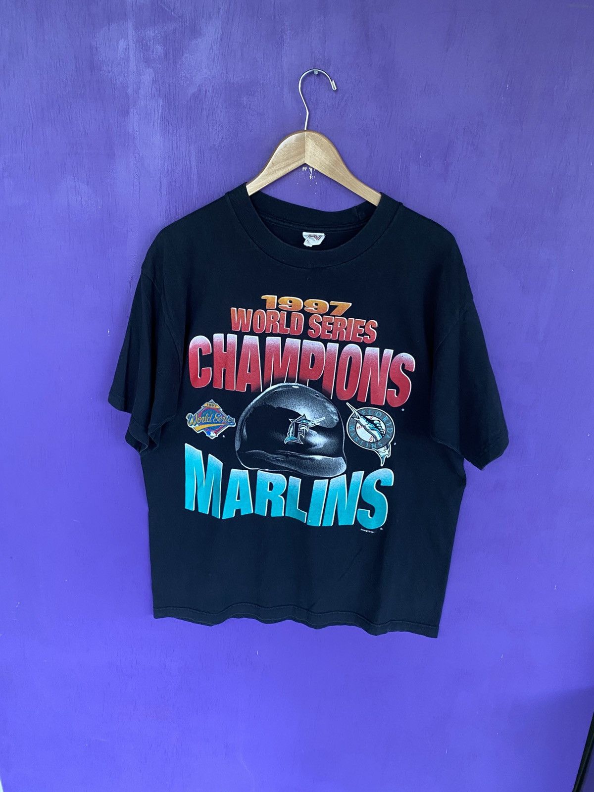 MLB Vintage 1997 Florida Marlins world series champs t-shirt Size US XL / EU 56 / 4 - 1 Thumbnail