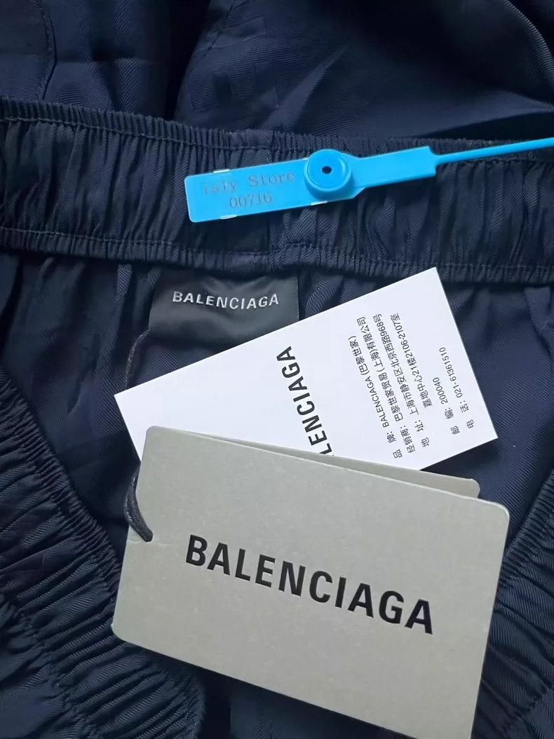 Balenciaga Balenciaga size 48 Full print dark stripe shorts Size US 32 / EU 48 - 3 Thumbnail