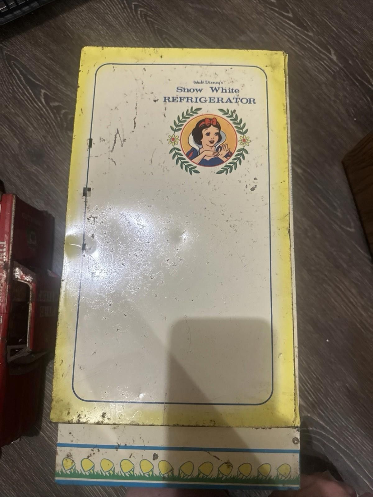 Wolverine VTG Disney Snow White Seven Dwarfs Tin Play Refrigerator Size ONE SIZE - 1 Thumbnail