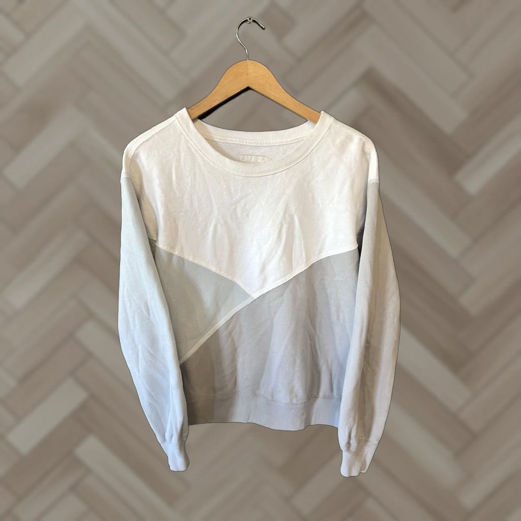 Abercrombie & Fitch VINTAGE Abercrombie & Fitch Womens Gray Pullover Sweatshirt Cropped Size Small Size S / US 4 / IT 40 - 1 Thumbnail