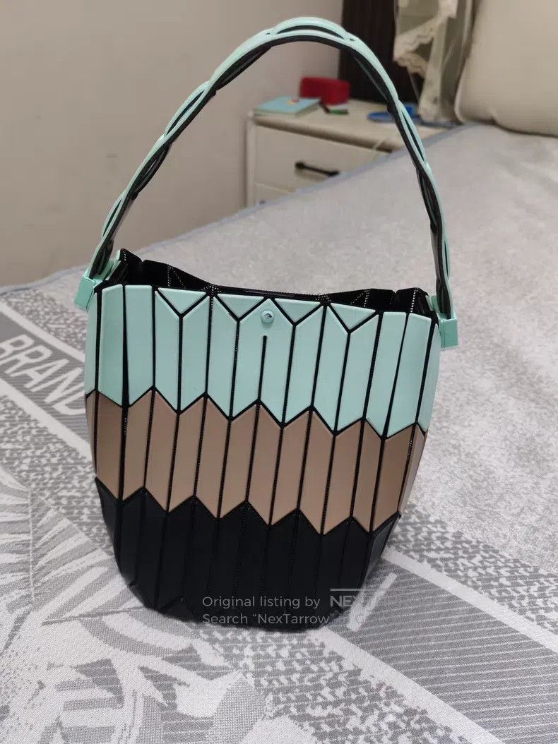 Issey Miyake Issey Miyake Color-blocked Bucket Bag Size ONE SIZE - 2 Thumbnail