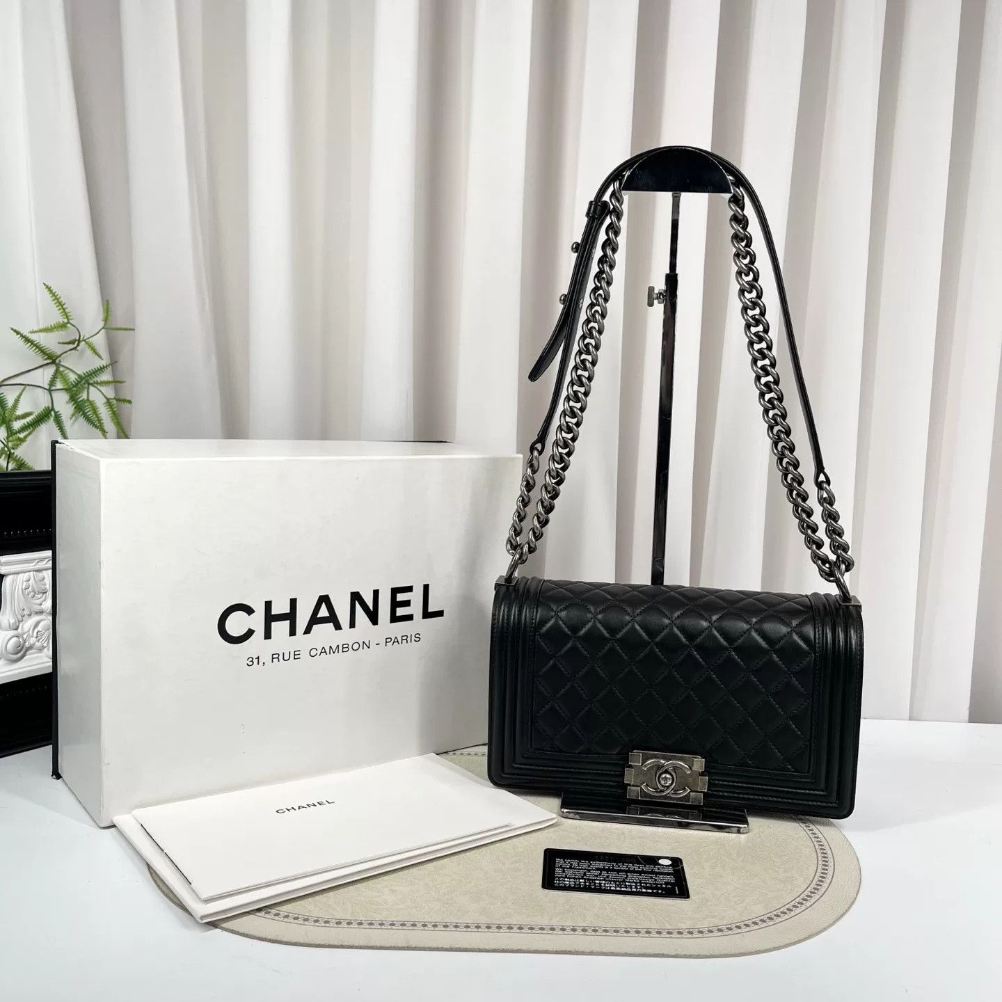 Chanel Pre-loved Bag Very good condition Size ONE SIZE - 1 Thumbnail