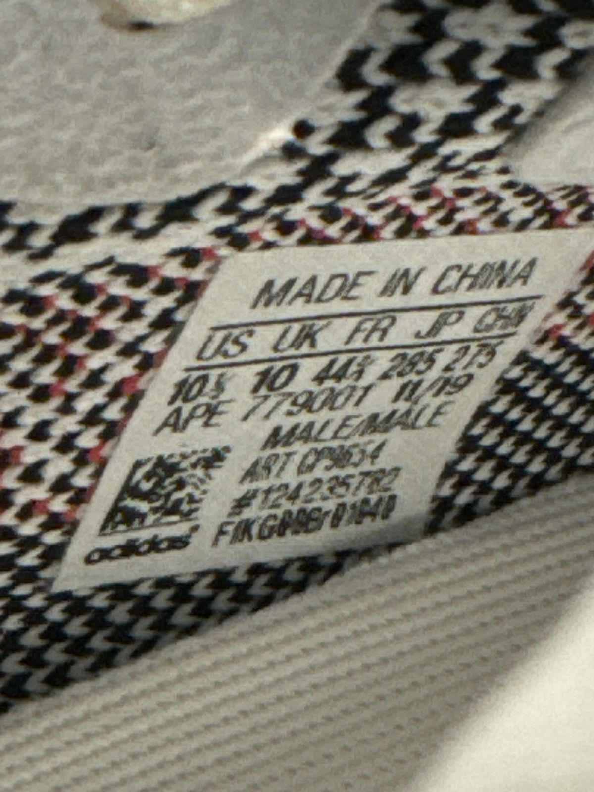 Adidas Yeezy 350 Zebra V2 Size US 10.5 / EU 43-44 - 13 Thumbnail