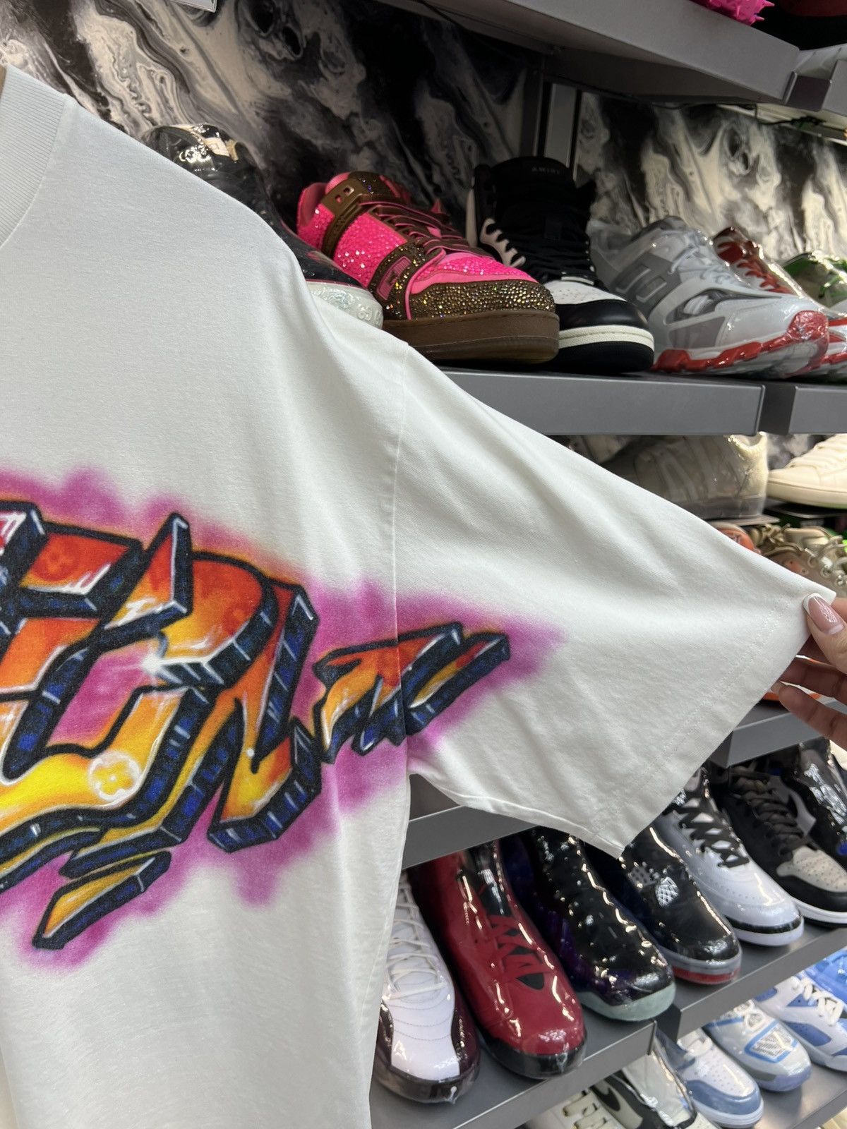 Louis Vuitton Louis Vuitton Graffti White Tee Size US XXL / EU 58 / 5 - 5 Thumbnail