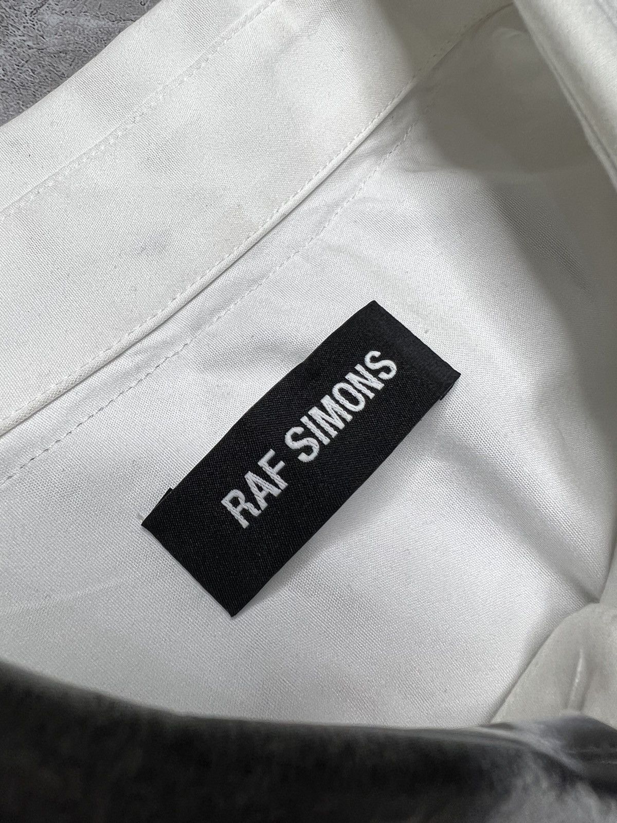 Raf Simons Raf Simons S/S 19 L/S With Pleats & Mesh Pierced Man Shirt Size US S / EU 44-46 / 1 - 9 Thumbnail