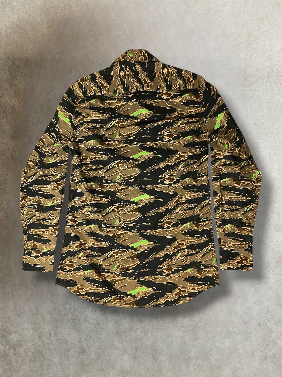 Undercover SS2001 Undercover dessert neon camo button down shirt Size US M / EU 48-50 / 2 - 7 Thumbnail