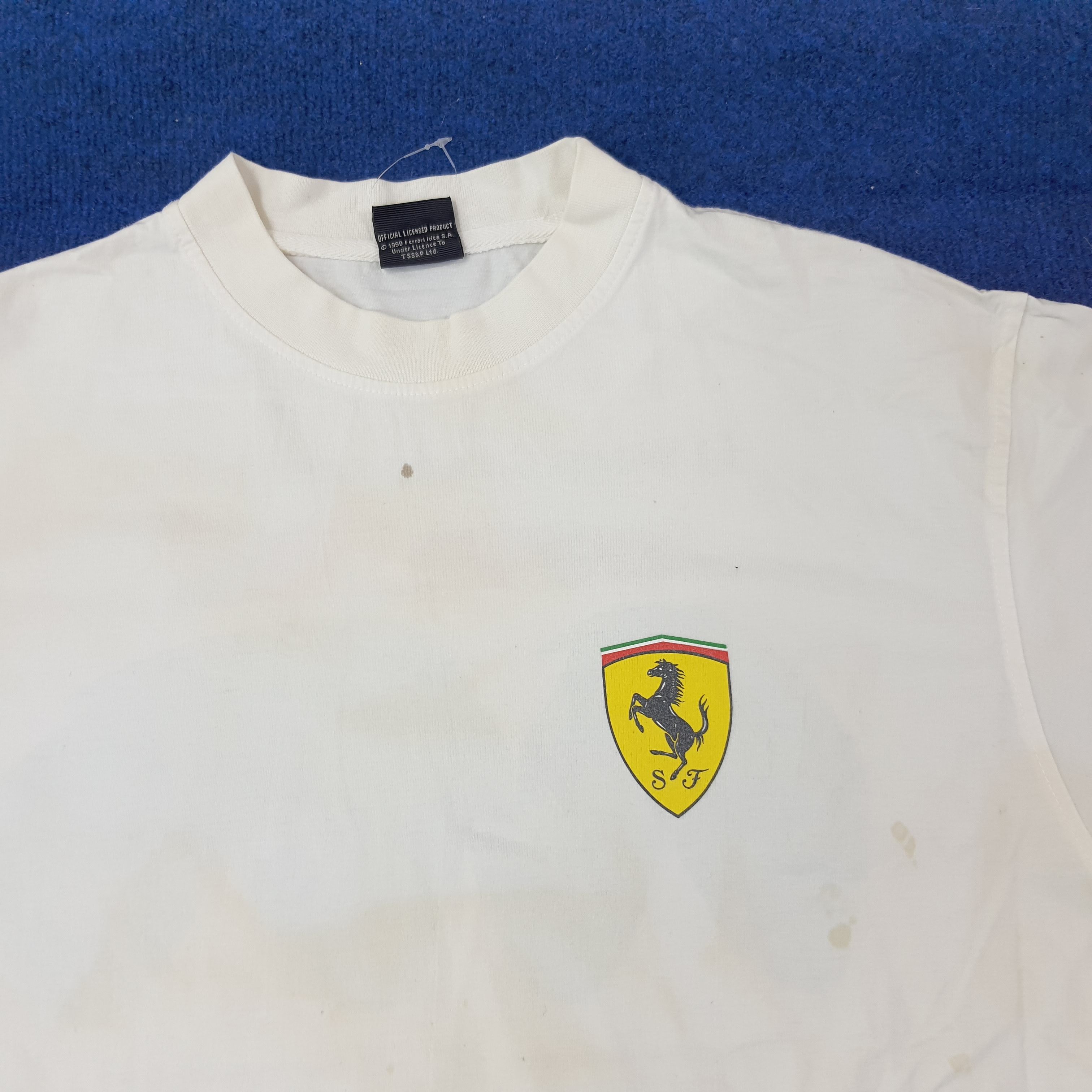 Ferrari Vintage Ferrari F1 World Championship 2000 Tshirt C249N57 Size US M / EU 48-50 / 2 - 4 Thumbnail