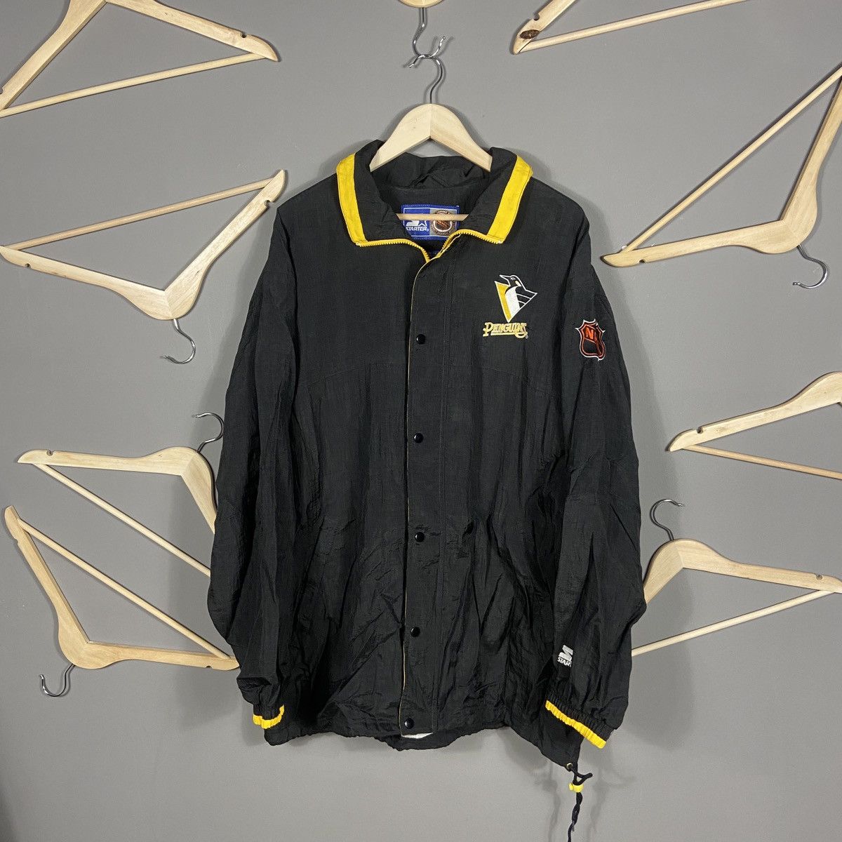NHL × Starter × Vintage Vintage Starter Boston Penguins NHL hockey jacket Size US XL / EU 56 / 4 - 1 Thumbnail
