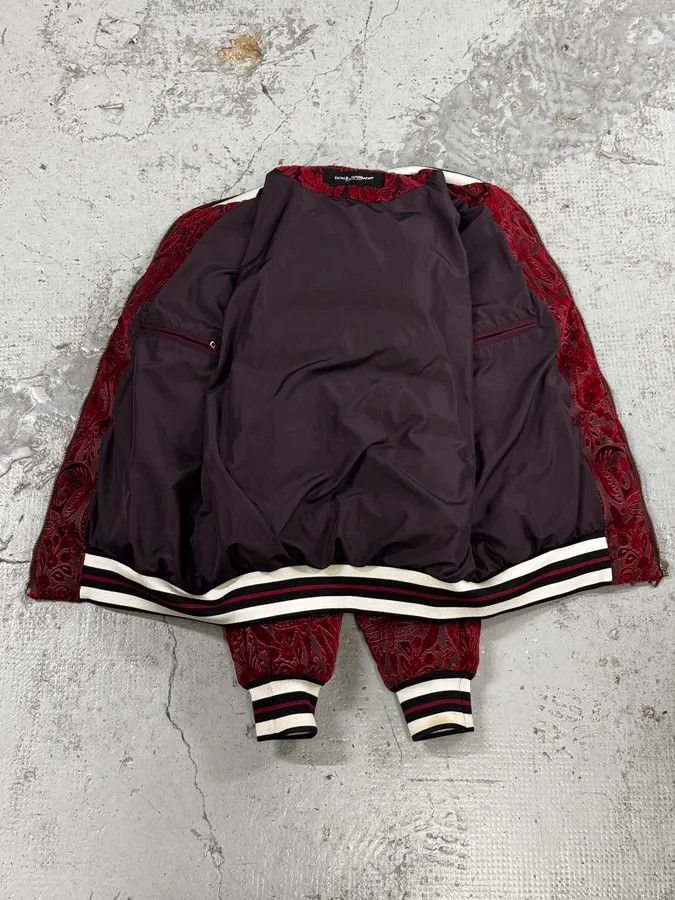 Dolce & Gabbana 2010s Dolce & Gabbana Red Baroque Pattern Velvet Puffer Jacket Size US M / EU 48-50 / 2 - 7 Thumbnail