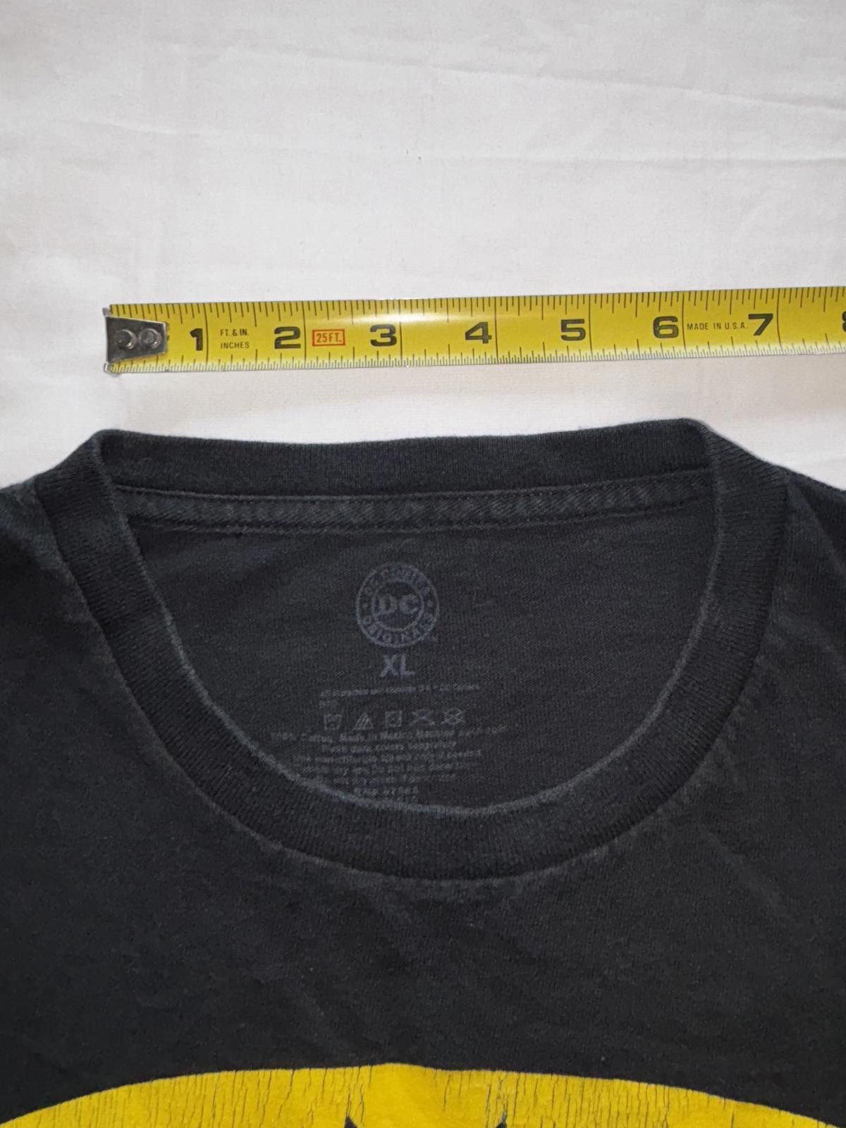 DC Comics Batman Graphic Tee - Classic Design Size US XL / EU 56 / 4 - 7 Thumbnail