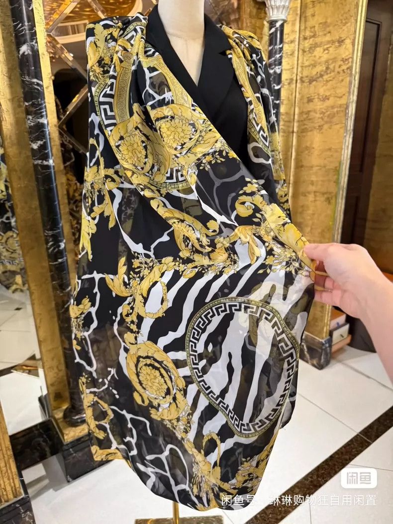 Versace Versace Classic baroque cape silhouette cut design gown Size M / US 6-8 / IT 42-44 - 5 Thumbnail