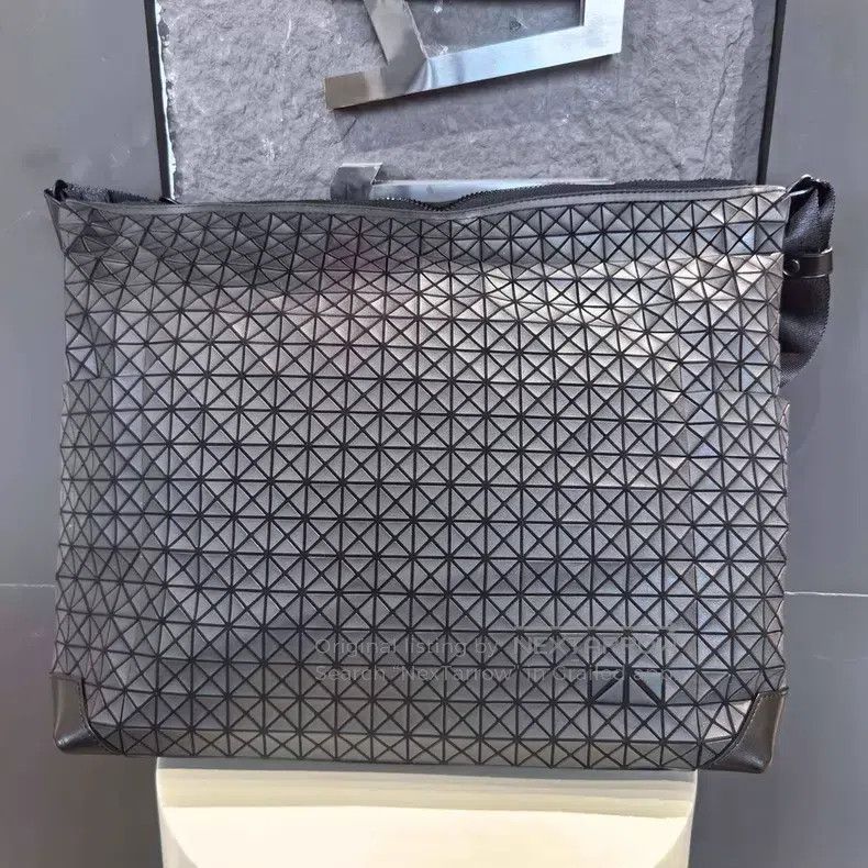 Issey Miyake Issey Miyake Black Crossbody Bag Size ONE SIZE - 1 Thumbnail