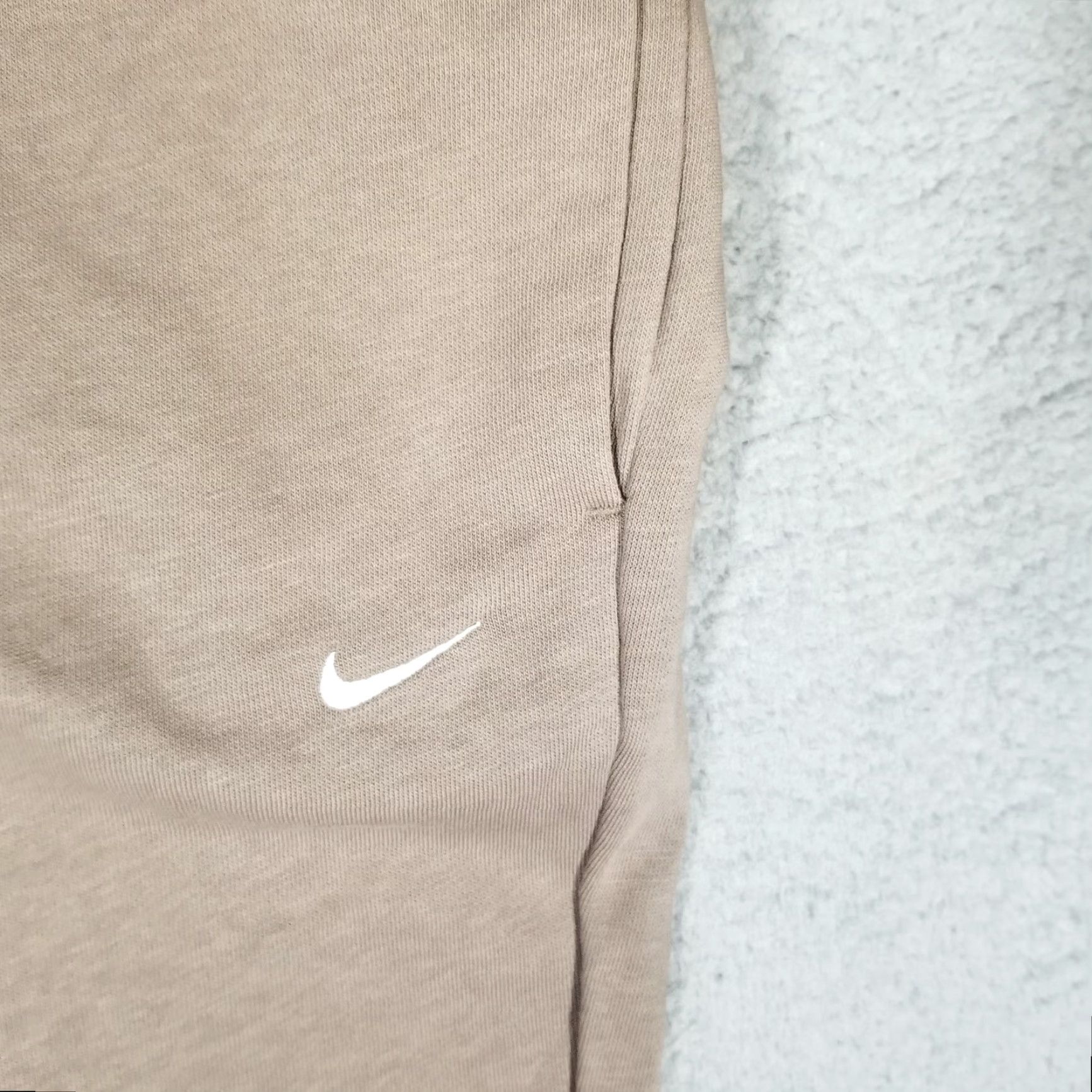 Nike Nike Pants Womens XL Brown Slim Fit High Rise Full Length Athletic FN2434-233 Size 40" / US 18 - 2 Thumbnail