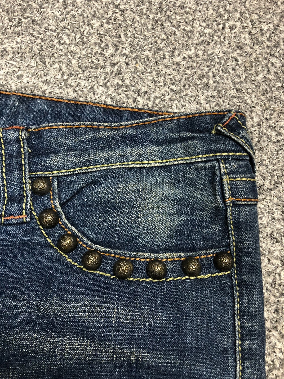 Japanese Brand Vintage True Religion Joey Studded Twisted Flare Jeans Size 32" / US 10 / IT 46 - 7 Thumbnail