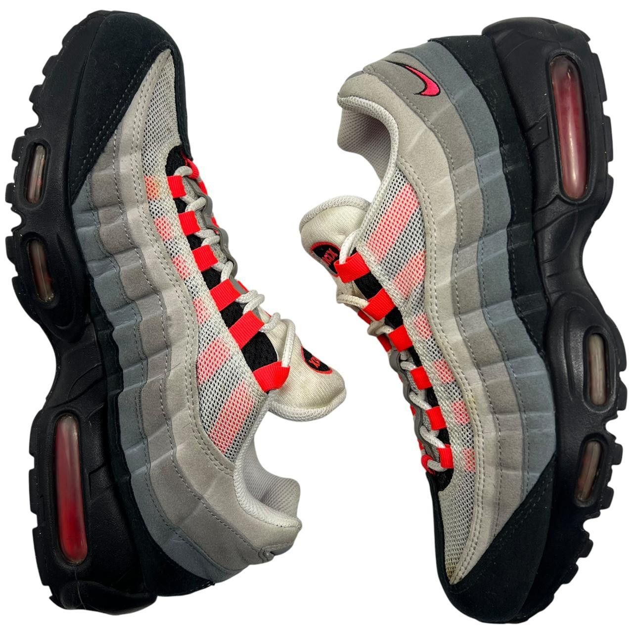 Nike Nike Air Max 95 OG Solar Red 2018 Size US 10 / EU 44 / UK 9 Size US 10 / EU 43 - 4 Thumbnail